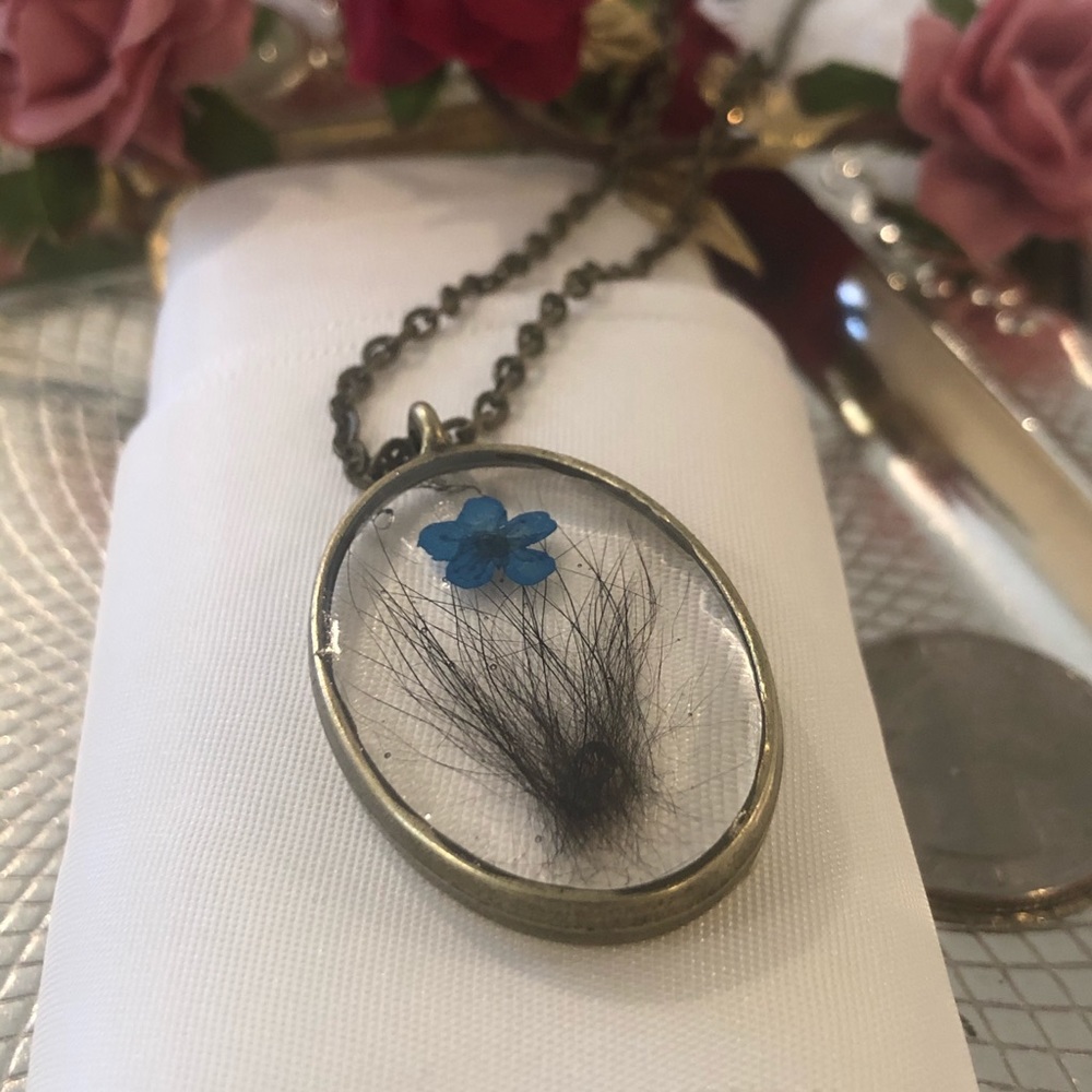 Custom keepsake pendant - Picture 2 of 3